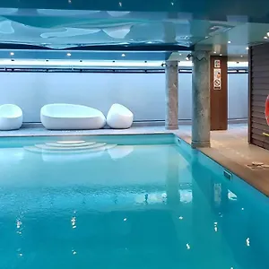 https://appartement-les-arolles.hotels-rhonealpes.com
